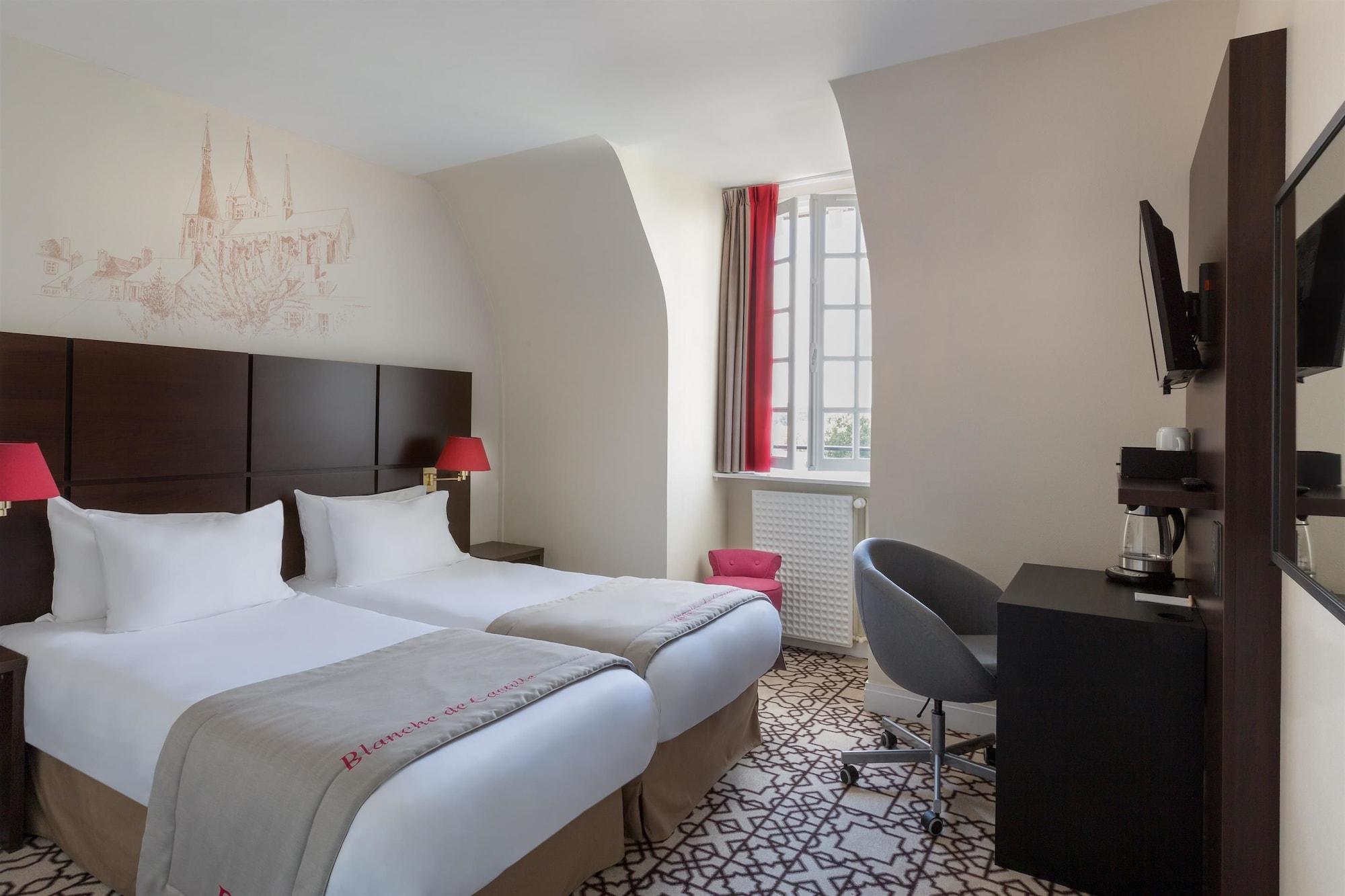 Best Western Blanche De Castille Dourdan Exterior photo