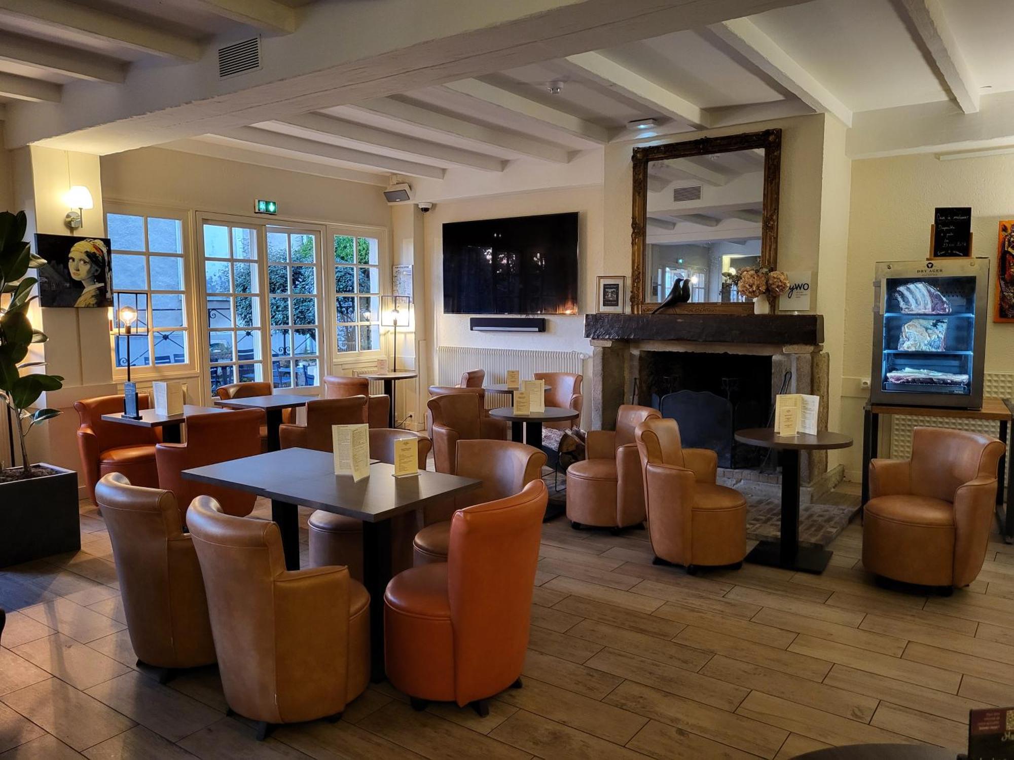 Best Western Blanche De Castille Dourdan Exterior photo