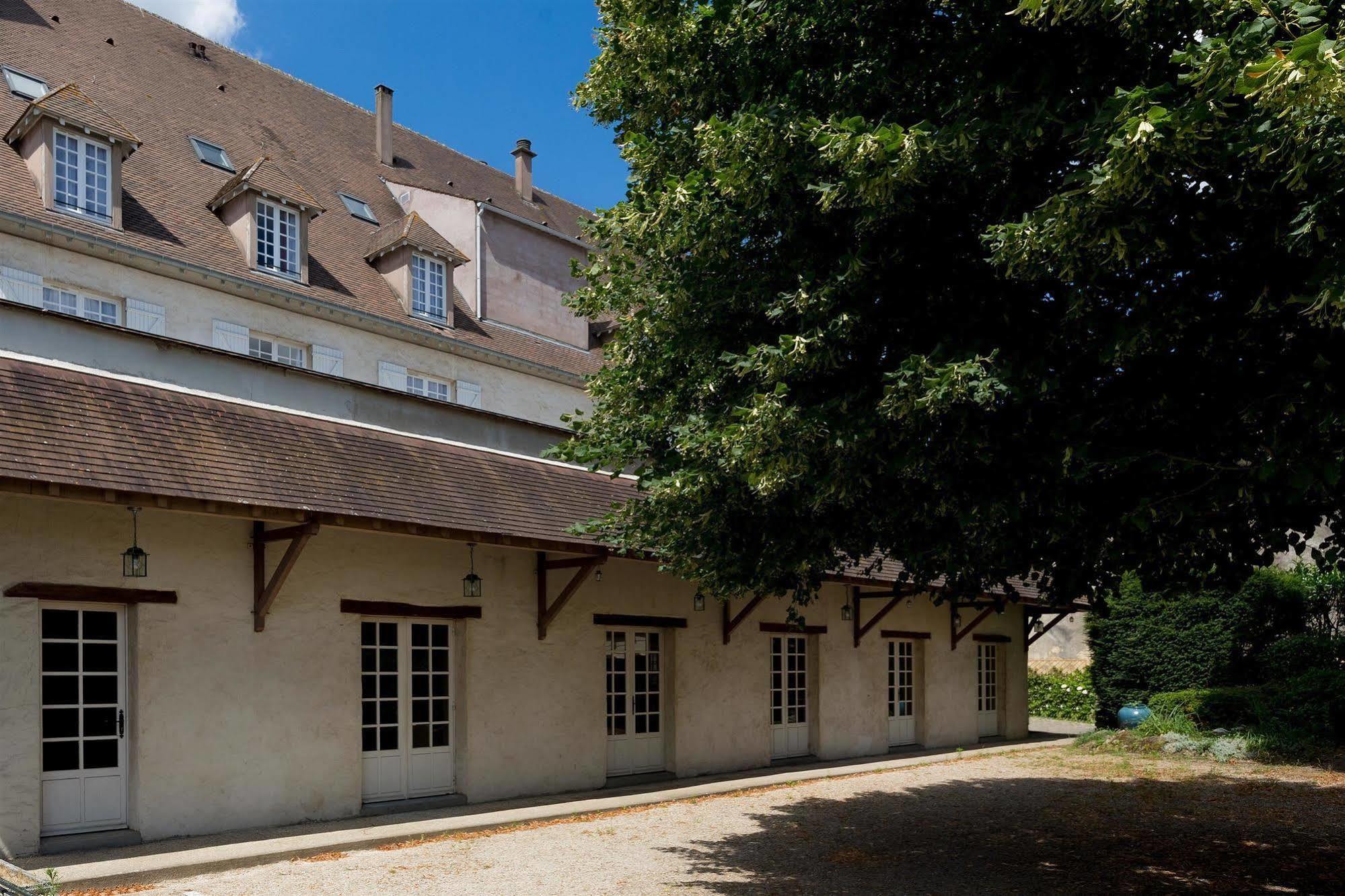 Best Western Blanche De Castille Dourdan Exterior photo